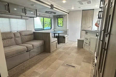 RS Locatif Loc - La Suite sur Roue - 8 Voyageurs  - Clés en main - Puma XLE lite 2021
