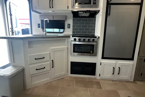 RS Locatif Loc - La Suite sur Roue - 8 Voyageurs  - Clés en main - Puma XLE lite 2021