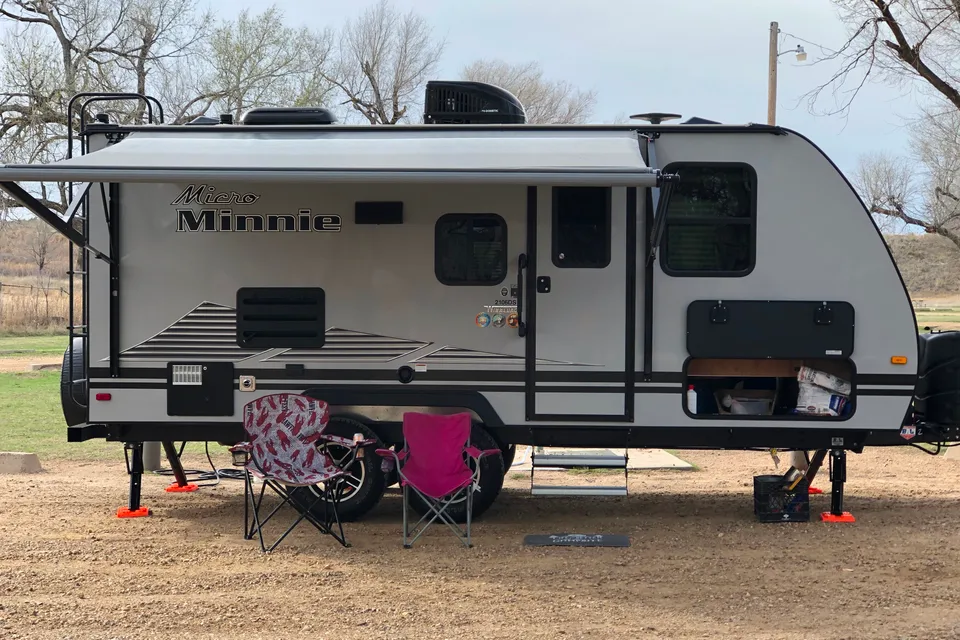 Paul's Winnebago 2106 ds Travel Trailer