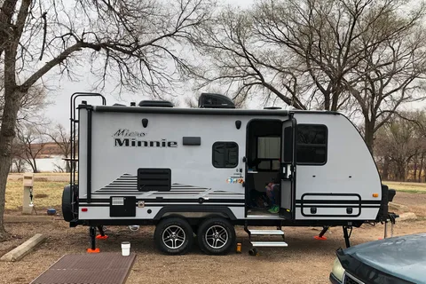 Paul's Winnebago 2106 ds Travel Trailer