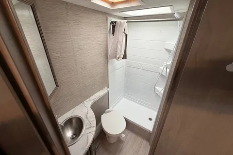 ⭐ Pacific Northwest Adventure RV • Starlink • Sleeps 6