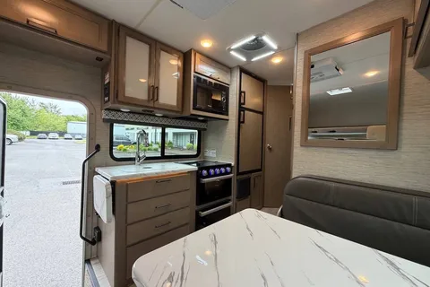⭐ Pacific Northwest Adventure RV • Starlink • Sleeps 6