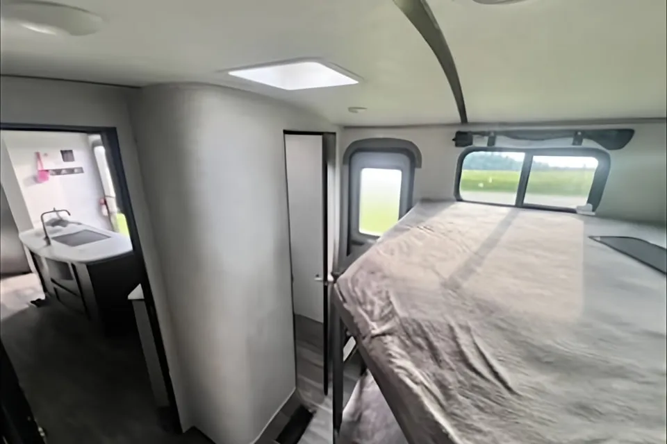 2021 Keystone Bullet 330BHS TT, Sleeps up to 10!