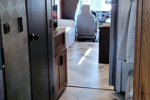 Tim and Jay's Thor Motor Coach Sunseeker Class C