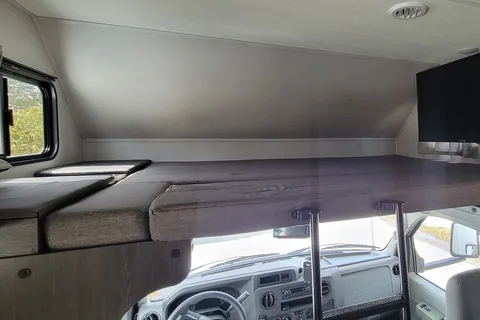 Tim and Jay's Thor Motor Coach Sunseeker Class C