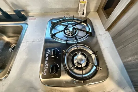 Jeff's Getaways Coleman 17B Travel Trailer