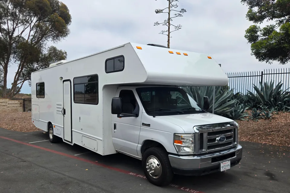 Andrew's Thor Motor Coach Majestic Class C