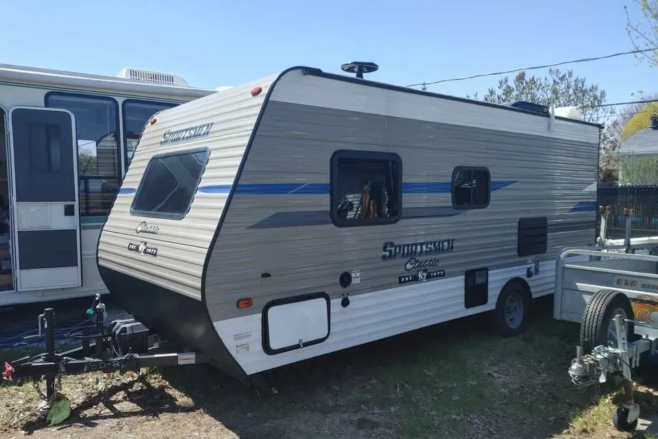 Roulotte familiale 4 pers – Lit queen + 2 enfants – Prête à camper