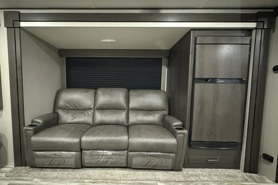 Spacious Grand Design Bunkhouse with Master Suite