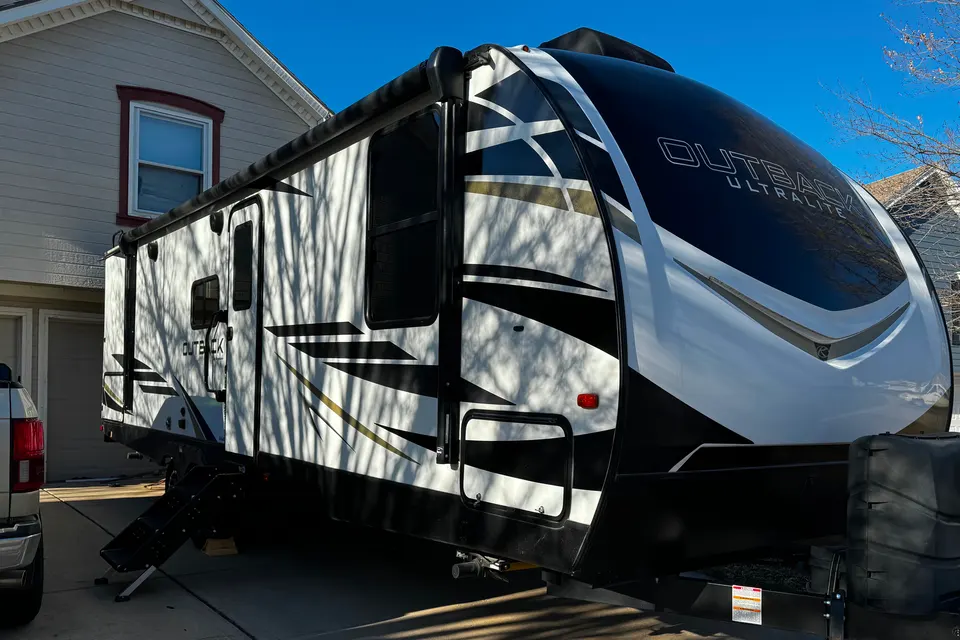 Candace 's Keystone Outback 291ubh Travel Trailer