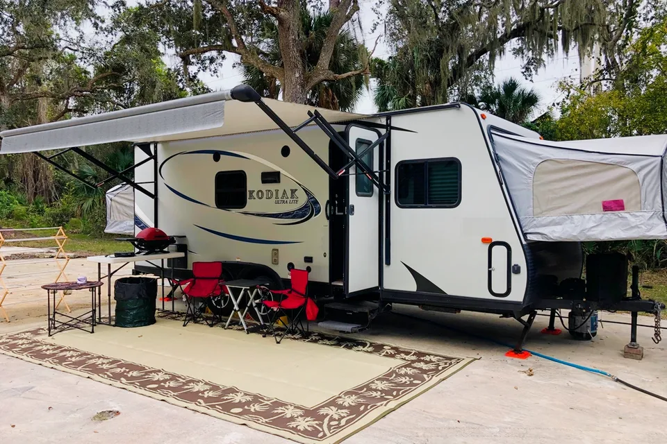 “KODY” Kodiak Dutchmen RV Kodiak Ultra-Lite  Hybrid