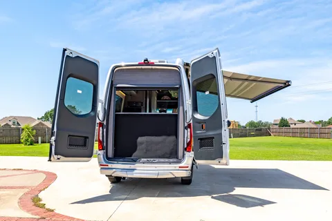 Couples Get Away in Style and Luxury!