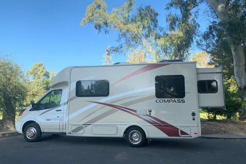 Ryker's Thor Motor Coach Compass 2018