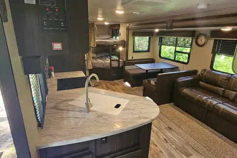Richard's 2019 Keystone Springdale 30 foot (Bring the group)