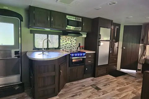 Richard's 2019 Keystone Springdale 30 foot (Bring the group)