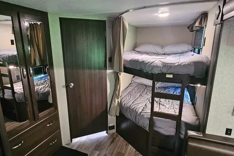 Richard's 2019 Keystone Springdale 30 foot (Bring the group)