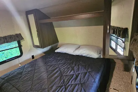 Richard's 2019 Keystone Springdale 30 foot (Bring the group)