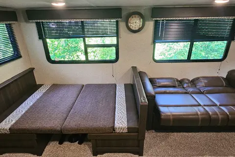 Richard's 2019 Keystone Springdale 30 foot (Bring the group)