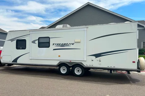2011 Gulf Stream Stream Lite Sport-FULLY STOCKED!!!