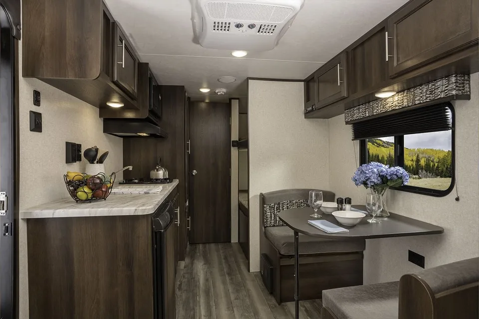 Lesley and Sarah's Jayco Flight SLX7 174bh Travel Trailer (Aka Betty)