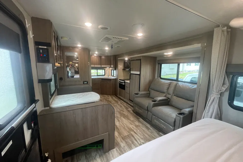 Donald's Grand Design Imagine 22MLE Travel Trailer