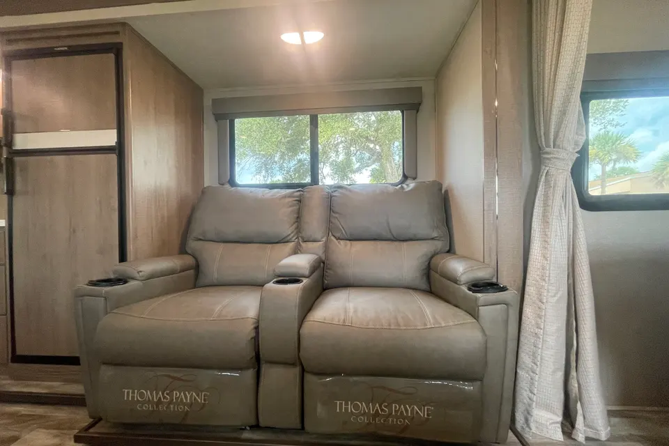 Donald's Grand Design Imagine 22MLE Travel Trailer