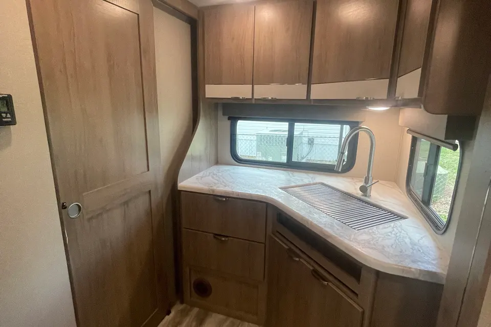 Donald's Grand Design Imagine 22MLE Travel Trailer