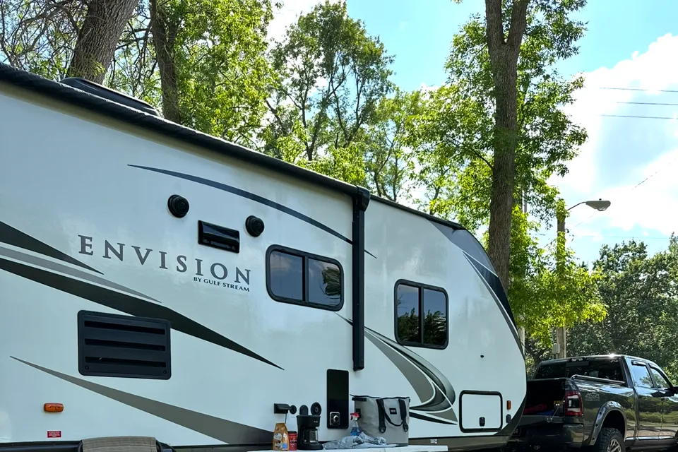 Clinton's Gulf Stream 258rb Travel Trailer