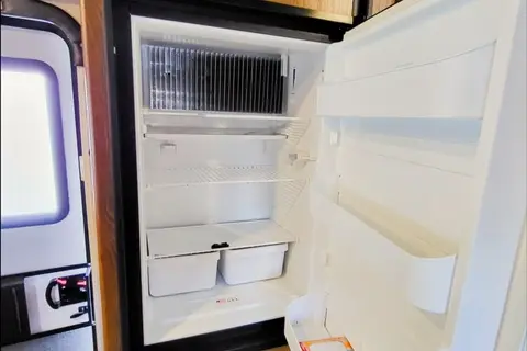 Comfy & Clean Coachmen Leprechaun