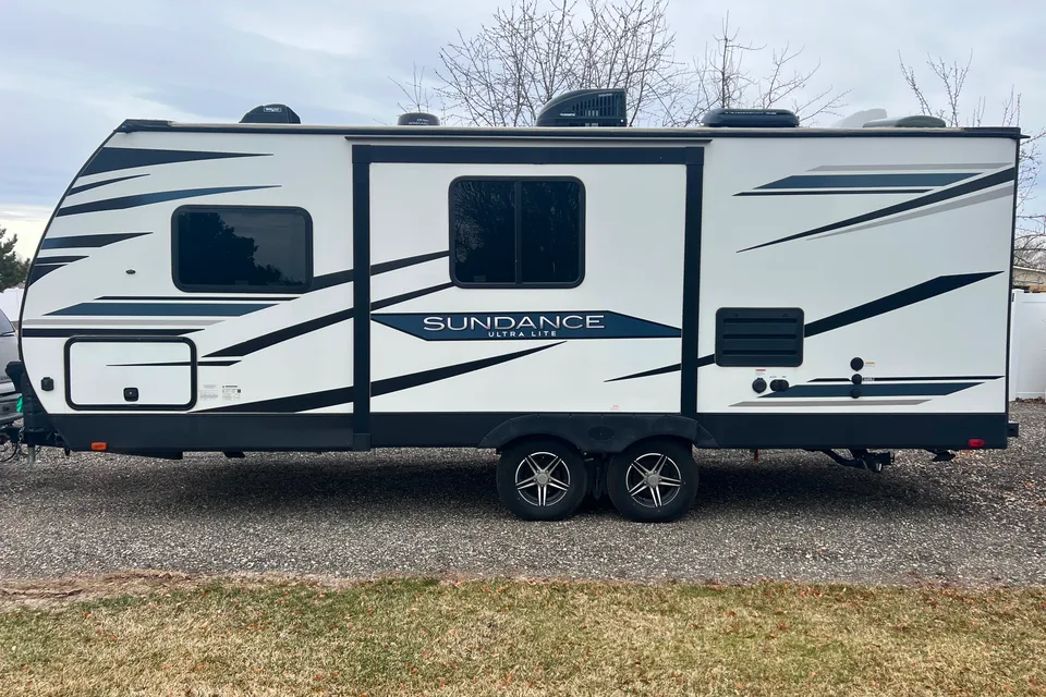 An Explorer’s Nest-Easy 1/2 ton Tow- Sundance Ultra Lite