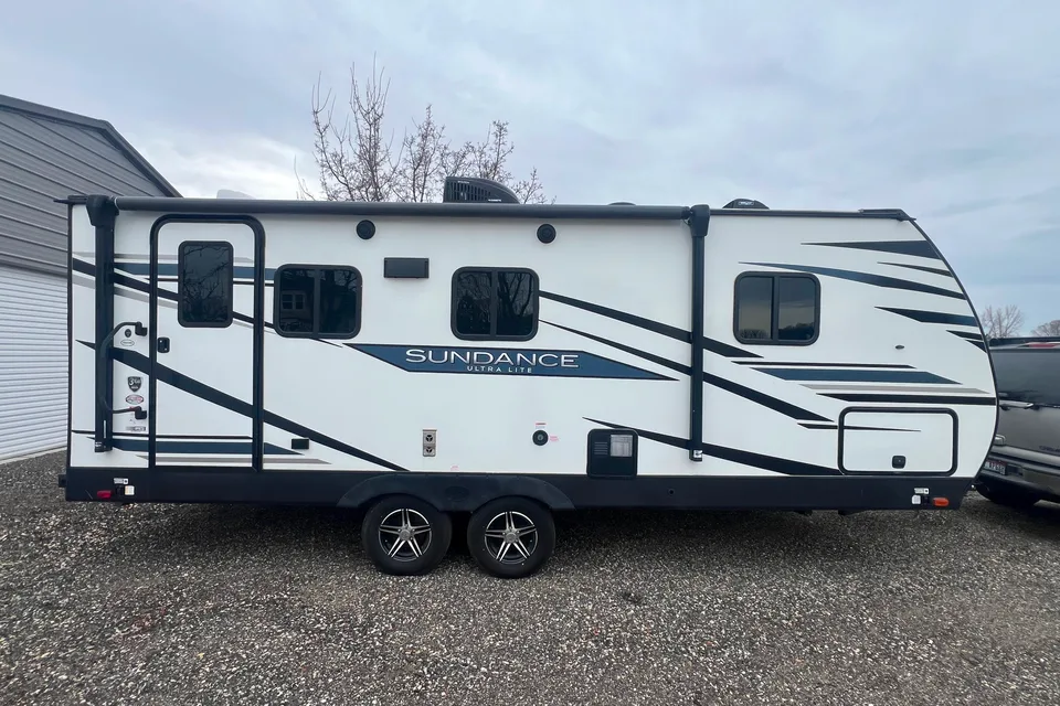 An Explorer’s Nest-Easy 1/2 ton Tow- Sundance Ultra Lite