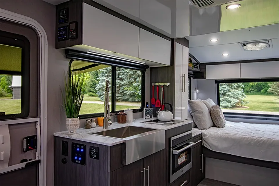Overland Tonight: Intech Aucta Magnolia Off Grid & On Travel Trailer