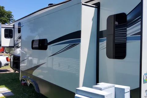 David 's Keystone Montana 3231CK Fifth Wheel