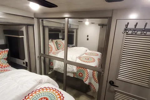 David 's Keystone Montana 3231CK Fifth Wheel