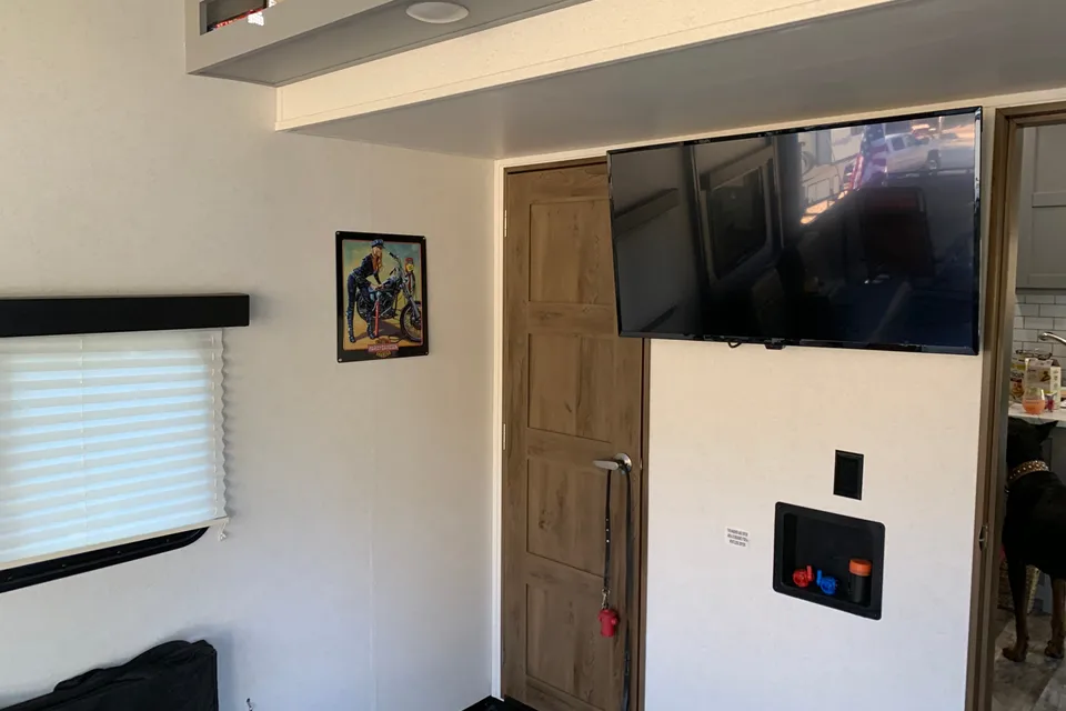 Ramiro's Keystone Impact Fuzion 267 Toy Hauler