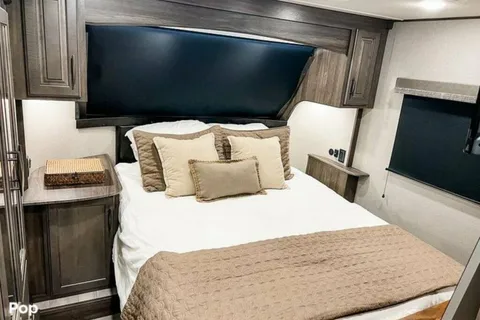 Grand Design Solitude Spacious 2 Bedroom