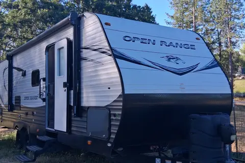 Tony's Highland Ridge RV 26 BHS Travel Trailer