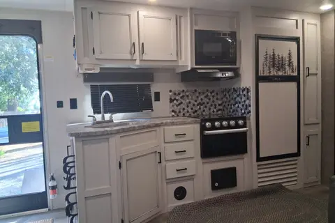 Tony's Highland Ridge RV 26 BHS Travel Trailer