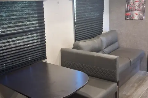 Tony's Highland Ridge RV 26 BHS Travel Trailer