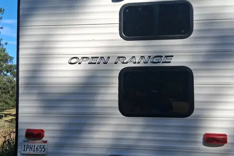 Tony's Highland Ridge RV 26 BHS Travel Trailer