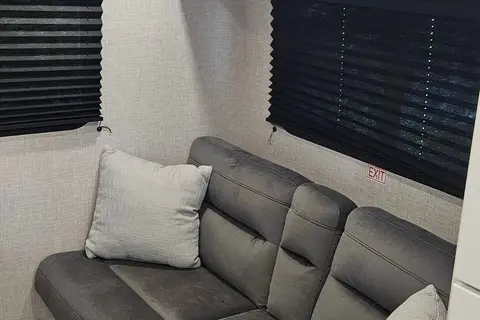 2025 Jayco Jay Flight SLX 210 QB Travel Trailer (Couples or Small Families Trailer)