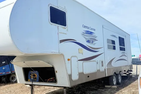 Canyon Cruiser Charlie - Adventure-ready fifth wheel Trailer