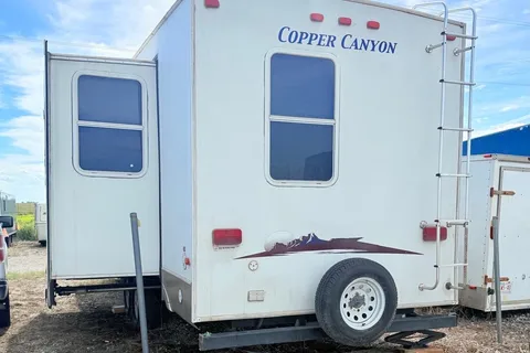 Canyon Cruiser Charlie - Adventure-ready fifth wheel Trailer