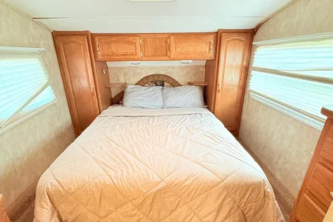 Canyon Cruiser Charlie - Adventure-ready fifth wheel Trailer