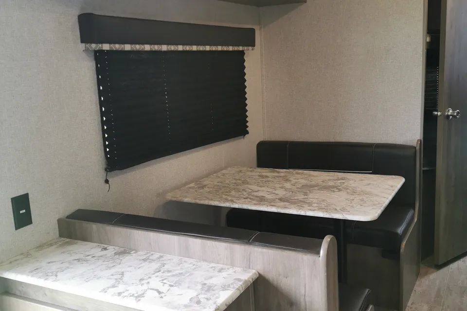 Grant's Dutchmen Aspen Trail 2741BH Travel Trailer
