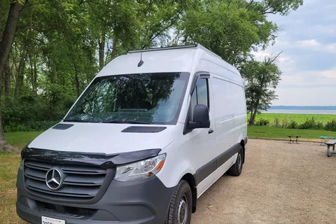 Moonbean, Sprinter Adventure Van 2022
