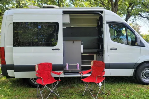 Moonbean, Sprinter Adventure Van 2022