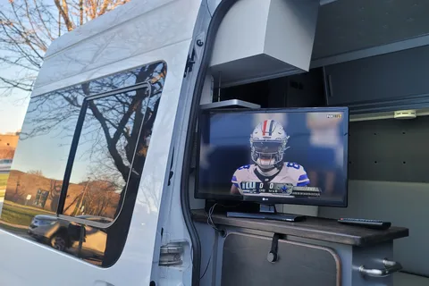 Moonbean, Sprinter Adventure Van 2022