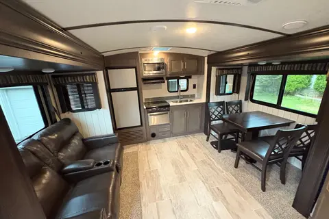 Darryl and Tieran’s Crossroads 250rk Travel Trailer