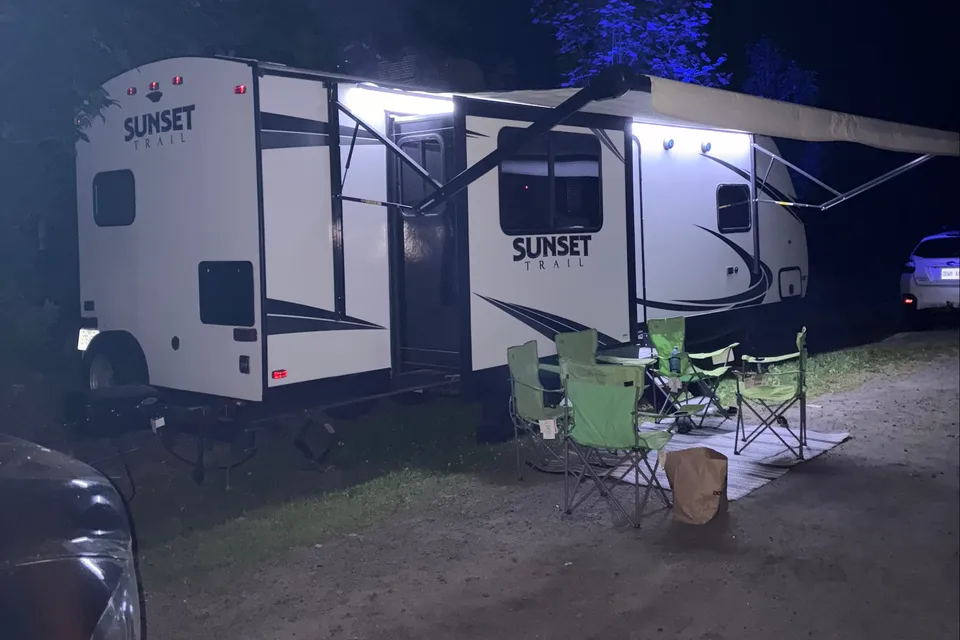 Darryl and Tieran’s Crossroads 250rk Travel Trailer